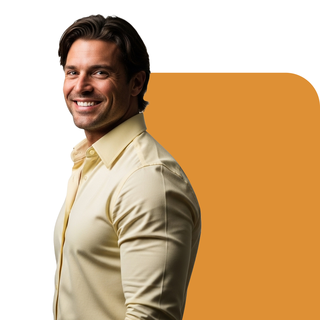 Homem sorridente com camisa azul